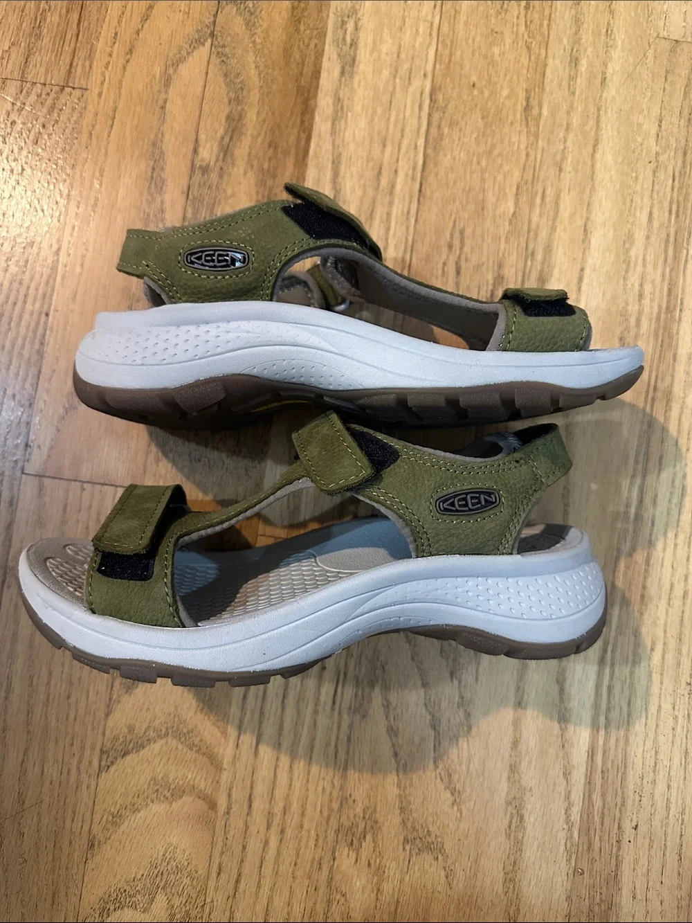 Keen Kids Olive Green Hook-and-Loop Sandals with White Sole